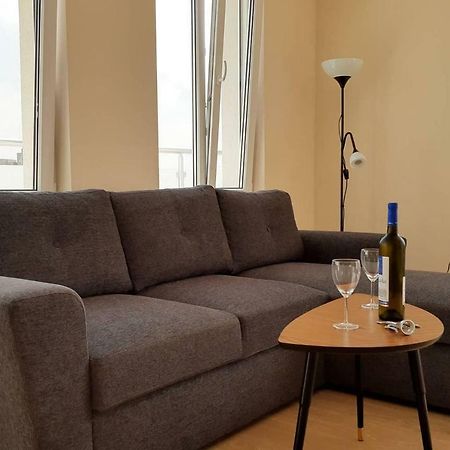 Sky Blue Danube Apartment Ruse Bagian luar foto
