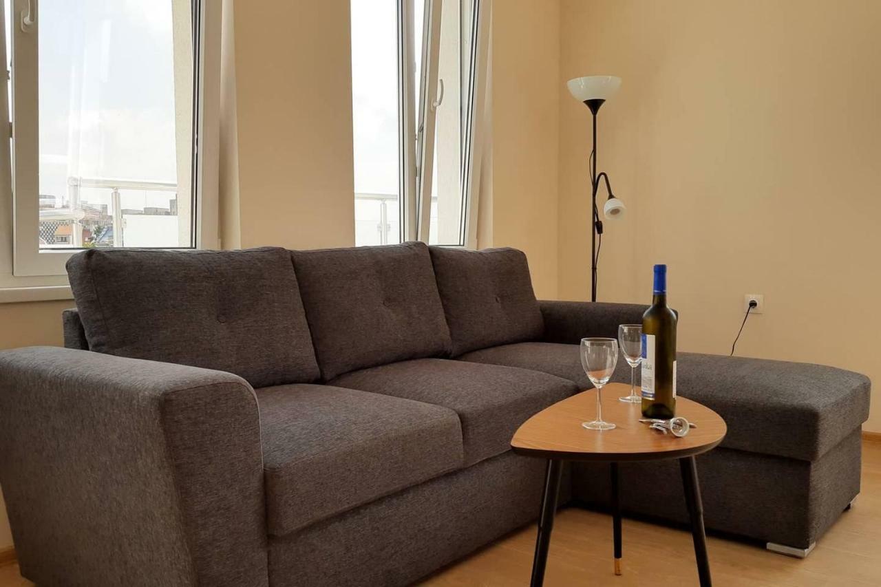 Sky Blue Danube Apartment Ruse Bagian luar foto