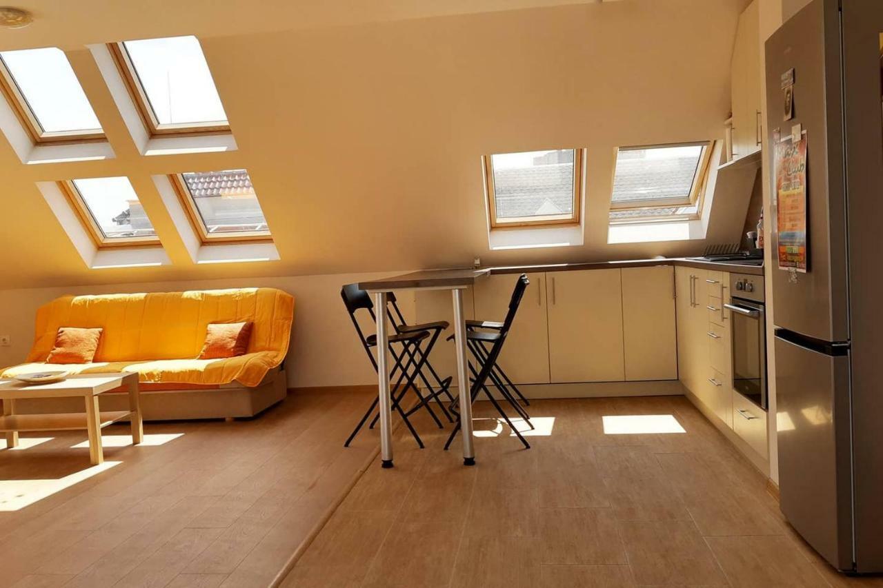 Sky Blue Danube Apartment Ruse Bagian luar foto