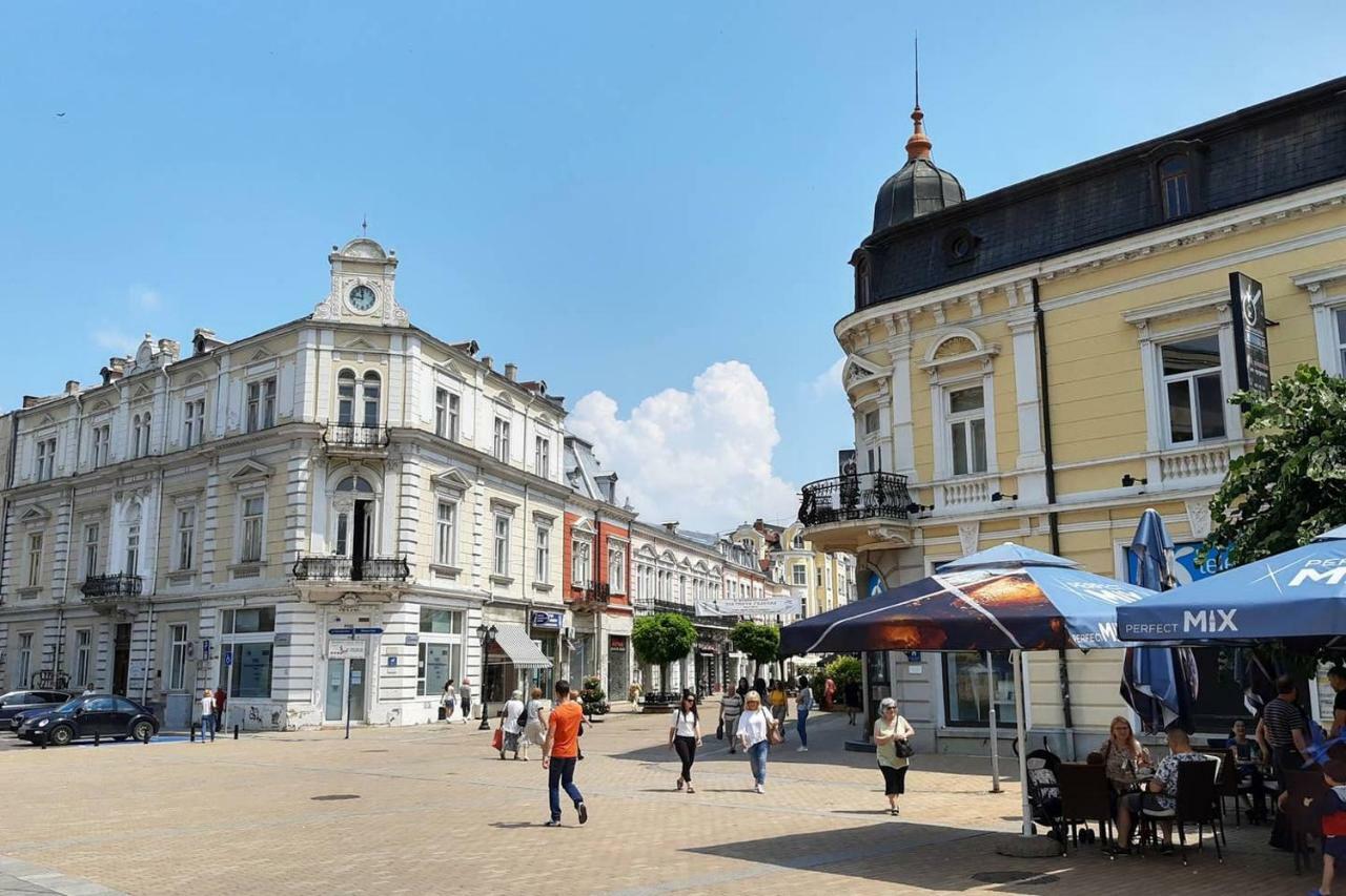 Sky Blue Danube Apartment Ruse Bagian luar foto