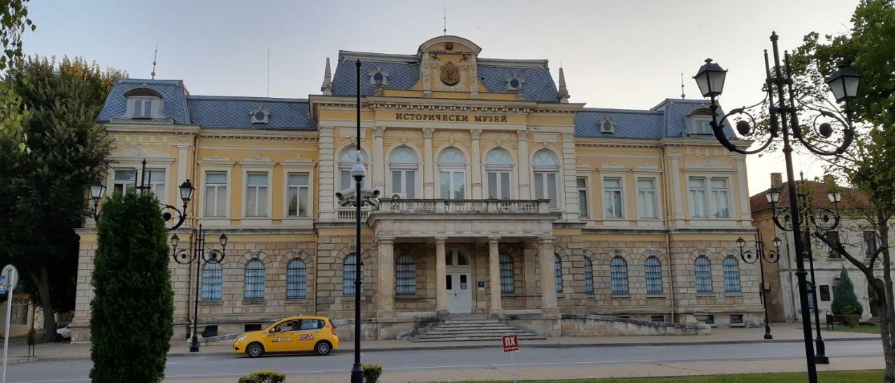 Sky Blue Danube Apartment Ruse Bagian luar foto